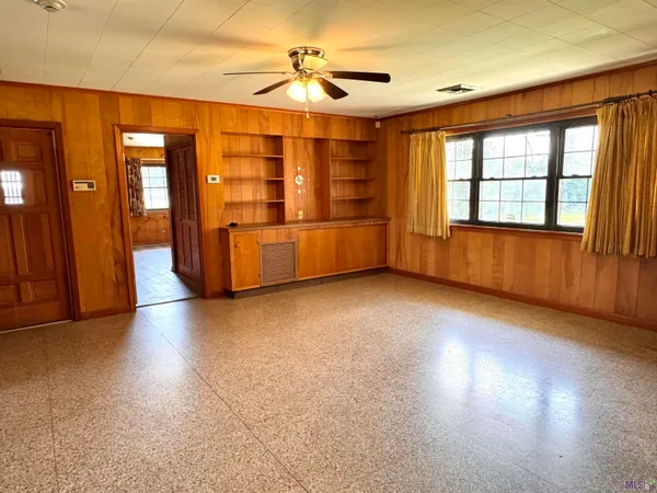 $235,000 | 213 Lake Palourde Road, Amelia, LA 70380