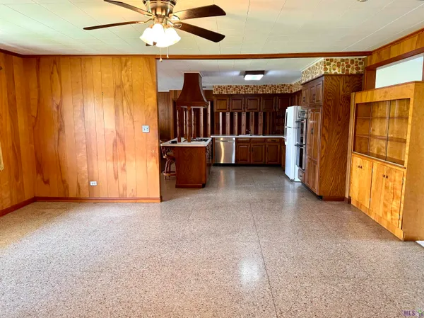 $235,000 | 213 Lake Palourde Road, Amelia, LA 70380