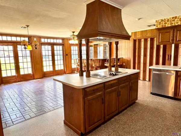 $235,000 | 213 Lake Palourde Road, Amelia, LA 70380