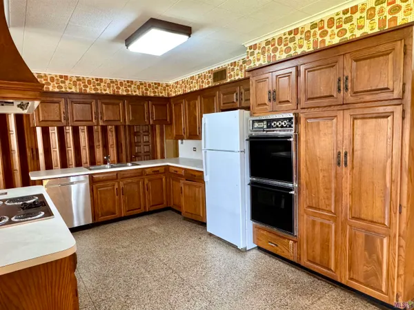 $235,000 | 213 Lake Palourde Road, Amelia, LA 70380