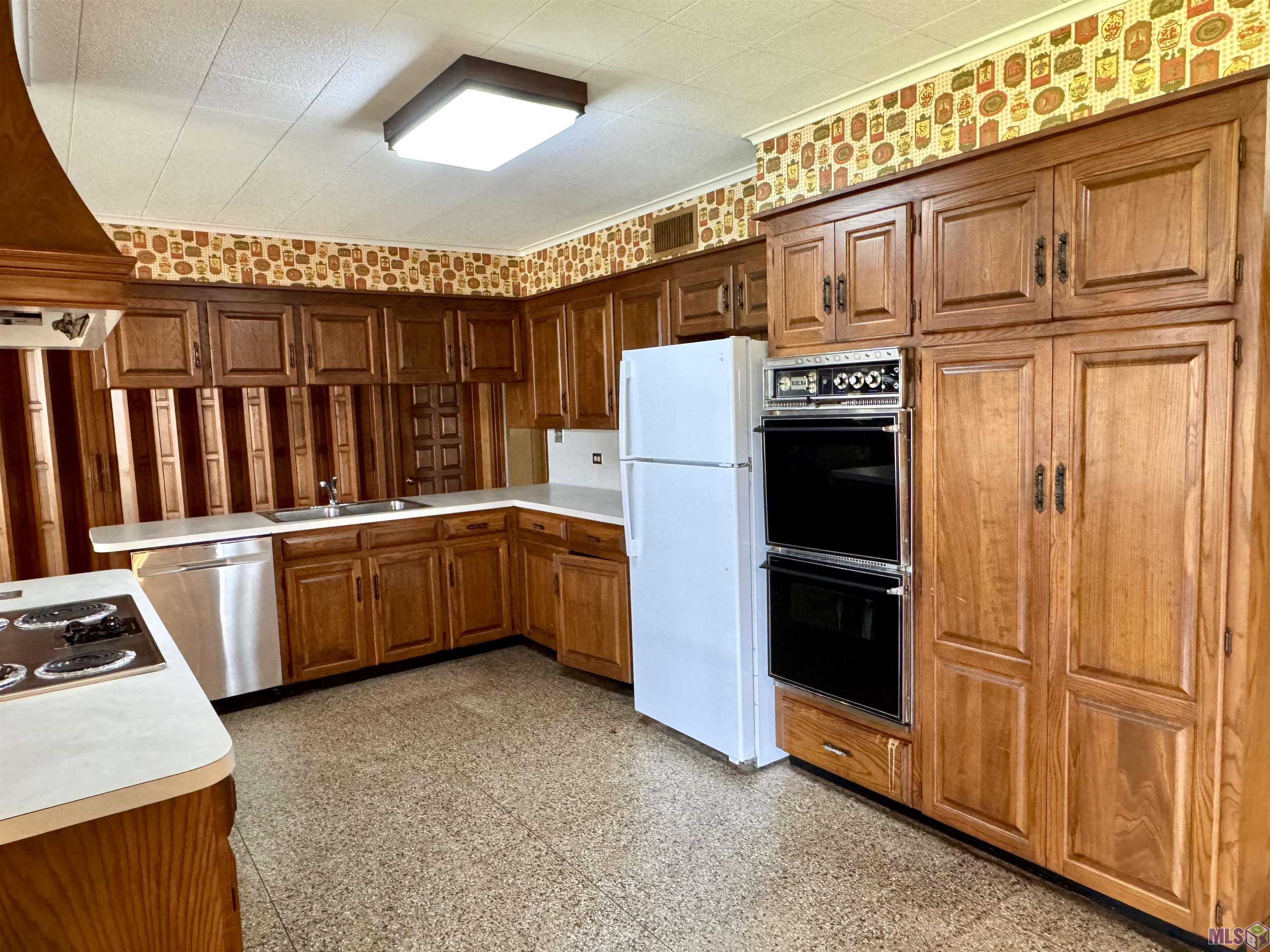 213 Lake Palourde Road Amelia, LA 70380 - Photo 20 of 42