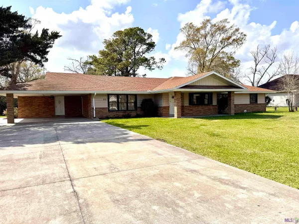 $235,000 | 213 Lake Palourde Road, Amelia, LA 70380