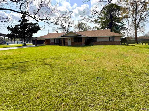 $235,000 | 213 Lake Palourde Road, Amelia, LA 70380
