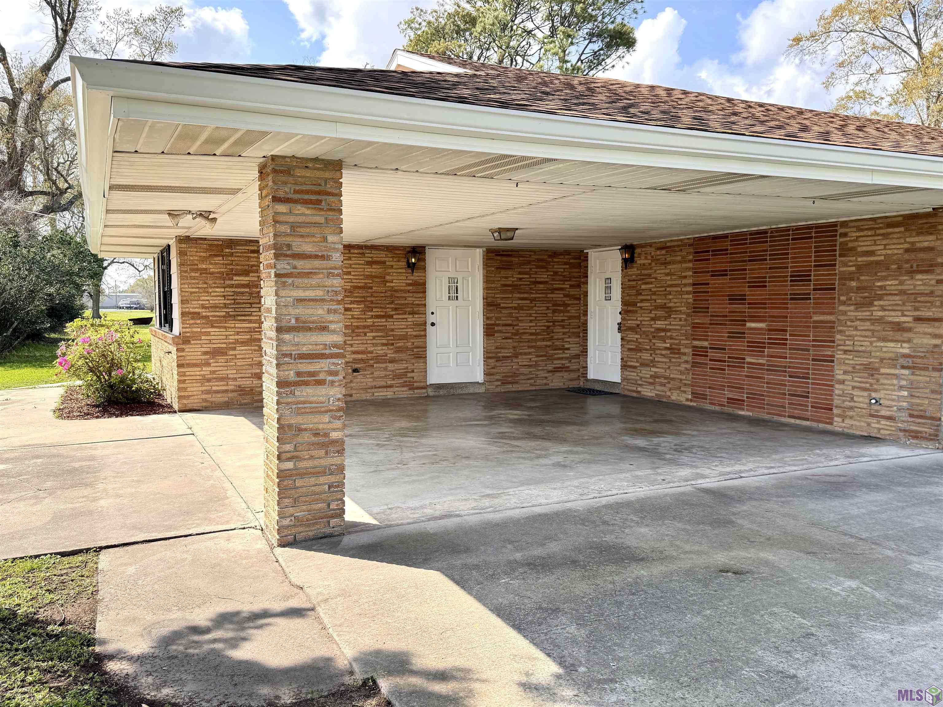 213 Lake Palourde Road Amelia, LA 70380 - Photo 6 of 42