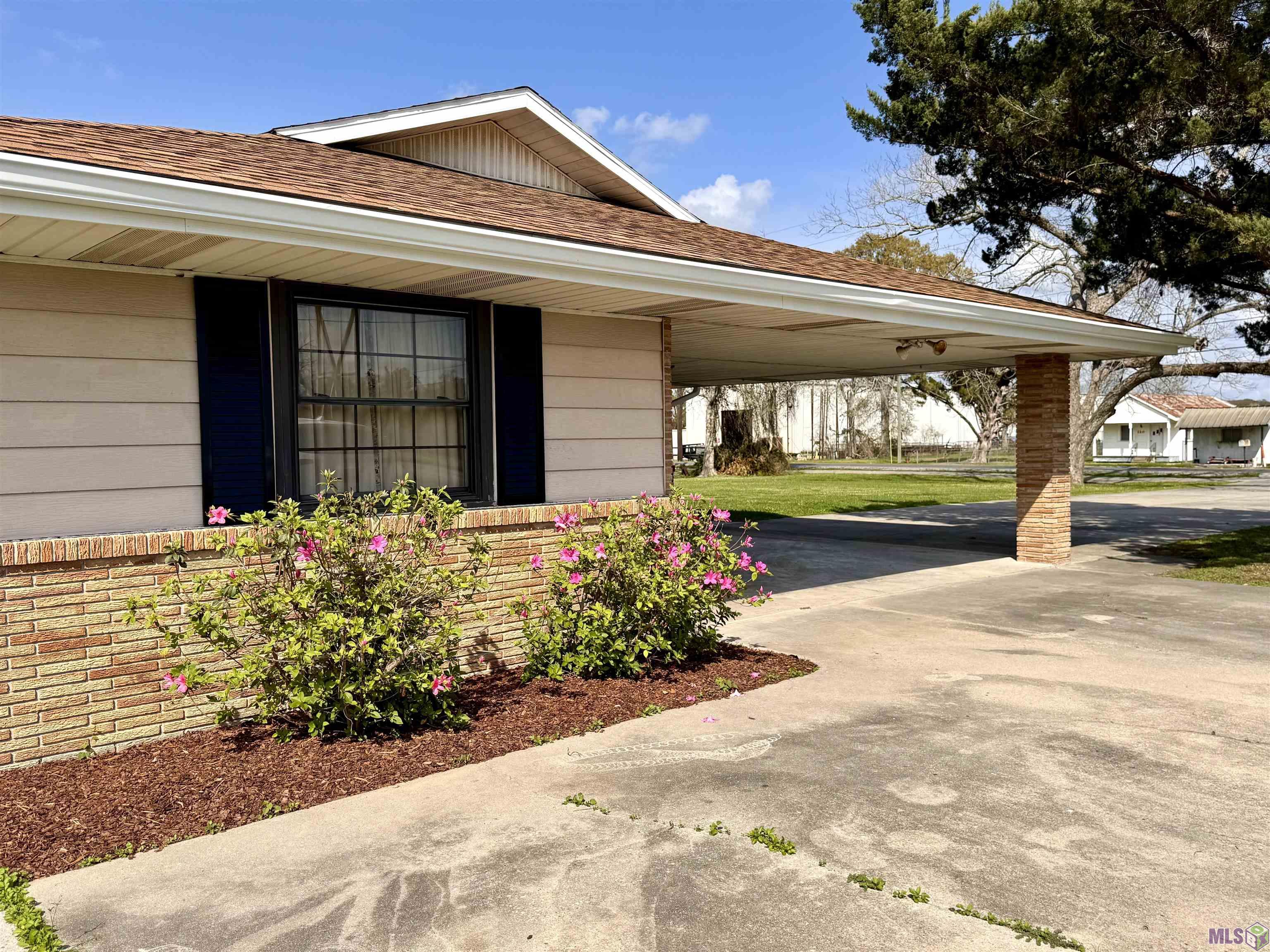 213 Lake Palourde Road Amelia, LA 70380 - Photo 7 of 42