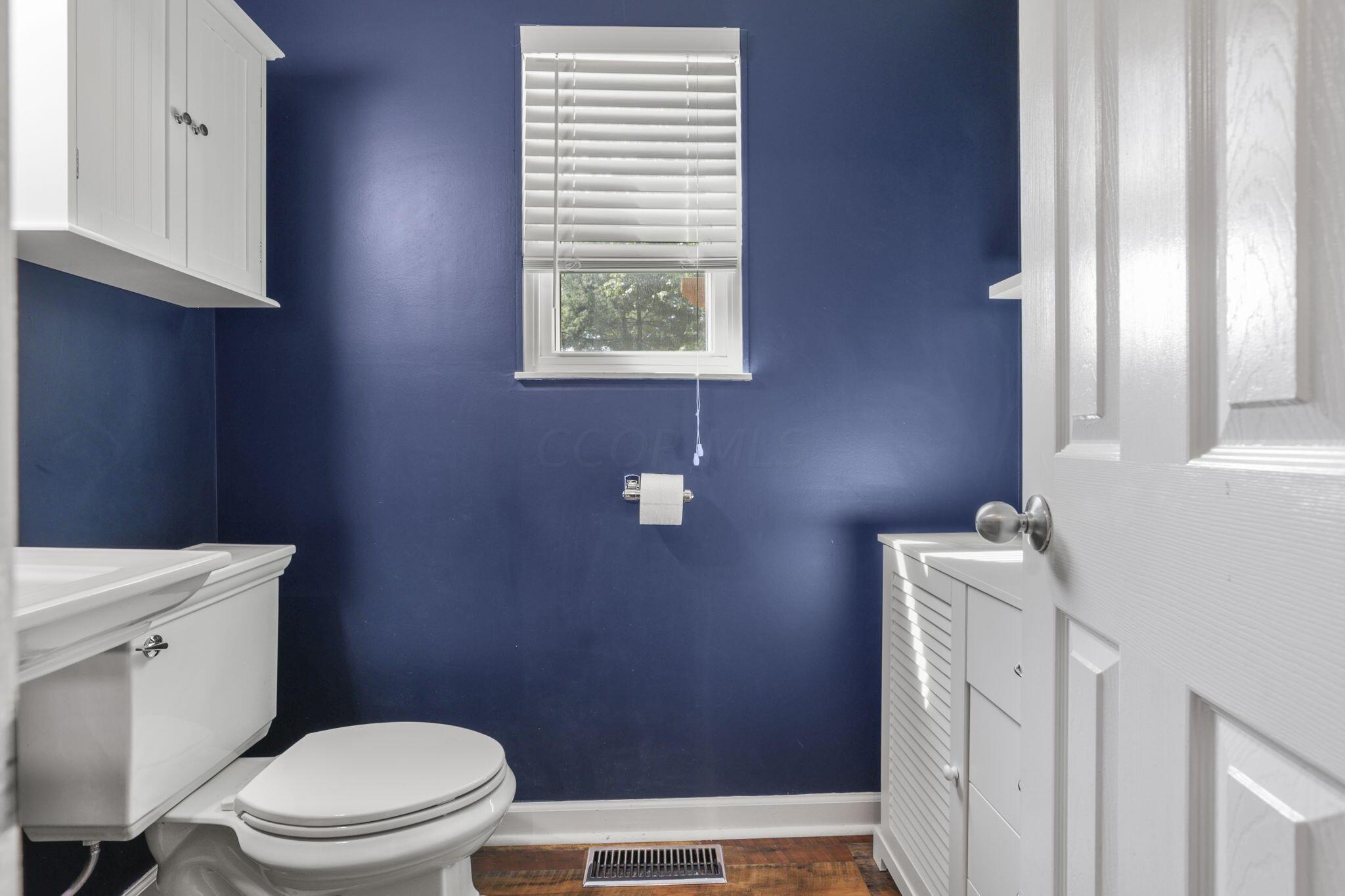 325 Rimbey Avenue Columbus, OH 43230 - Photo 23 of 50 Entry half bath