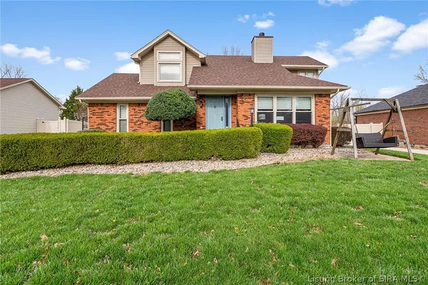 $319,900 | 3620 Greenfield Drive, New Albany, IN 47150