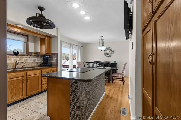 $319,900 | 3620 Greenfield Drive, New Albany, IN 47150