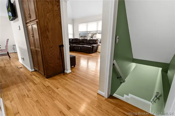 $319,900 | 3620 Greenfield Drive, New Albany, IN 47150