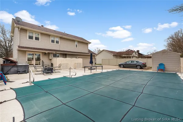 $319,900 | 3620 Greenfield Drive, New Albany, IN 47150