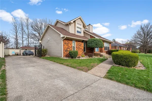 $319,900 | 3620 Greenfield Drive, New Albany, IN 47150