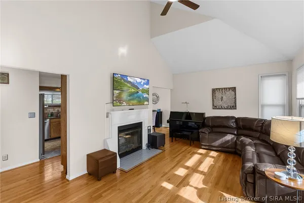 $319,900 | 3620 Greenfield Drive, New Albany, IN 47150