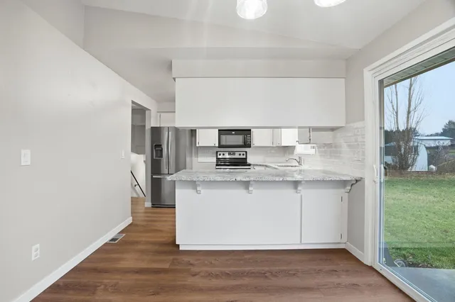 $600,000 | 414 South Henry Road, Greenacres, WA 99016