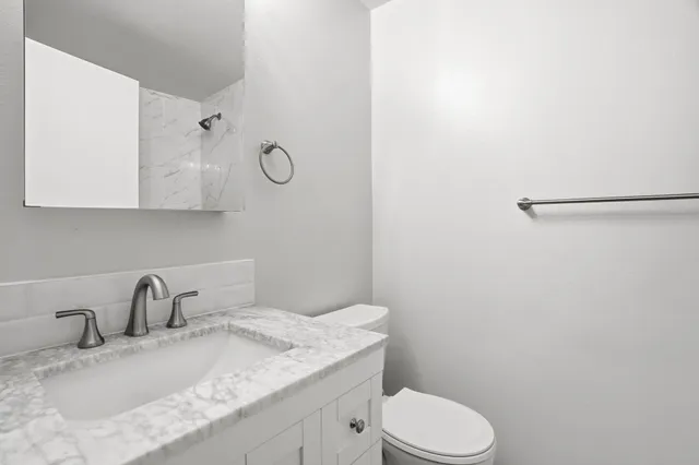 $600,000 | 414 South Henry Road, Greenacres, WA 99016