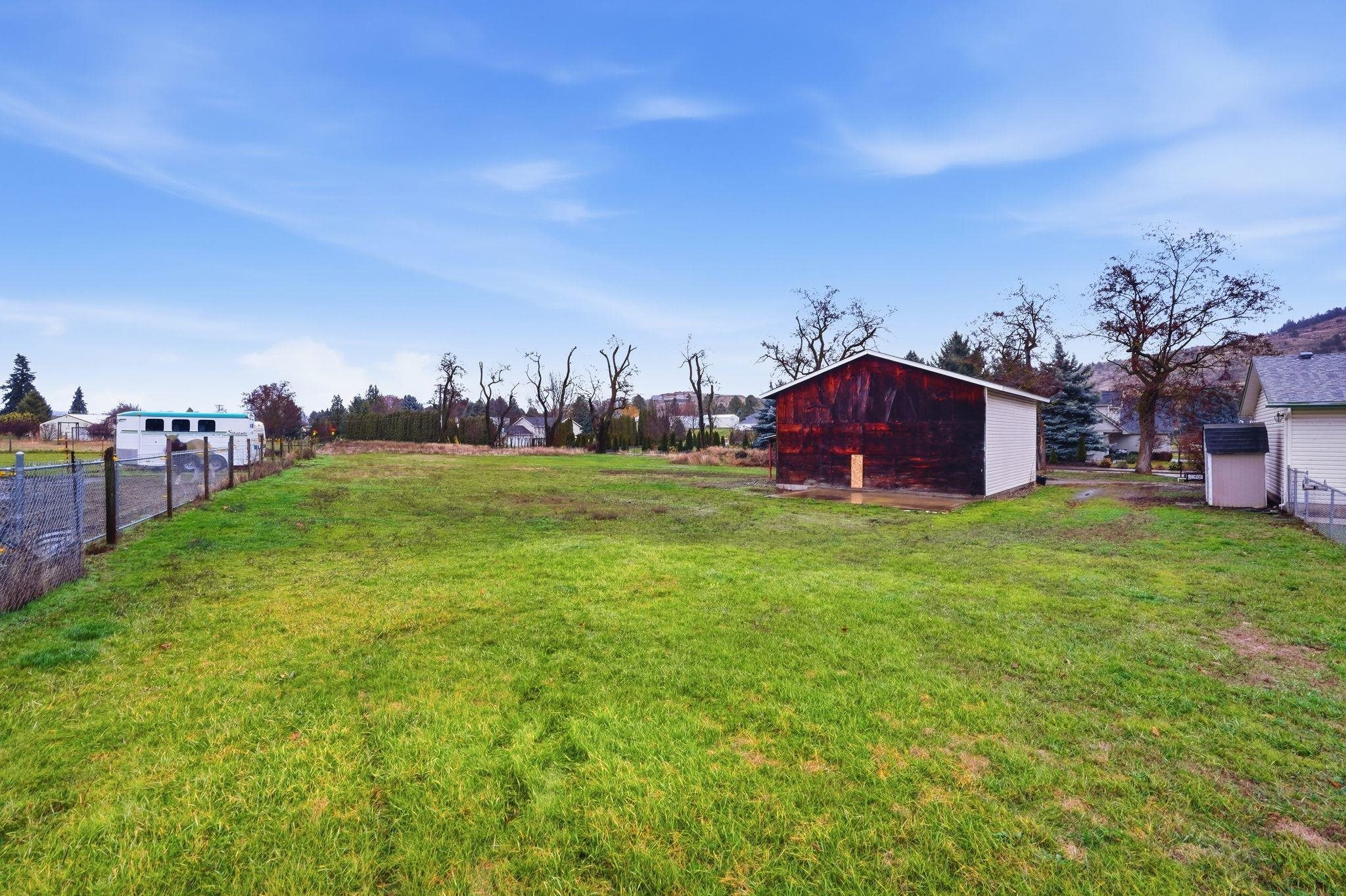 414 South Henry Road Greenacres, WA 99016 - Photo 35 of 50