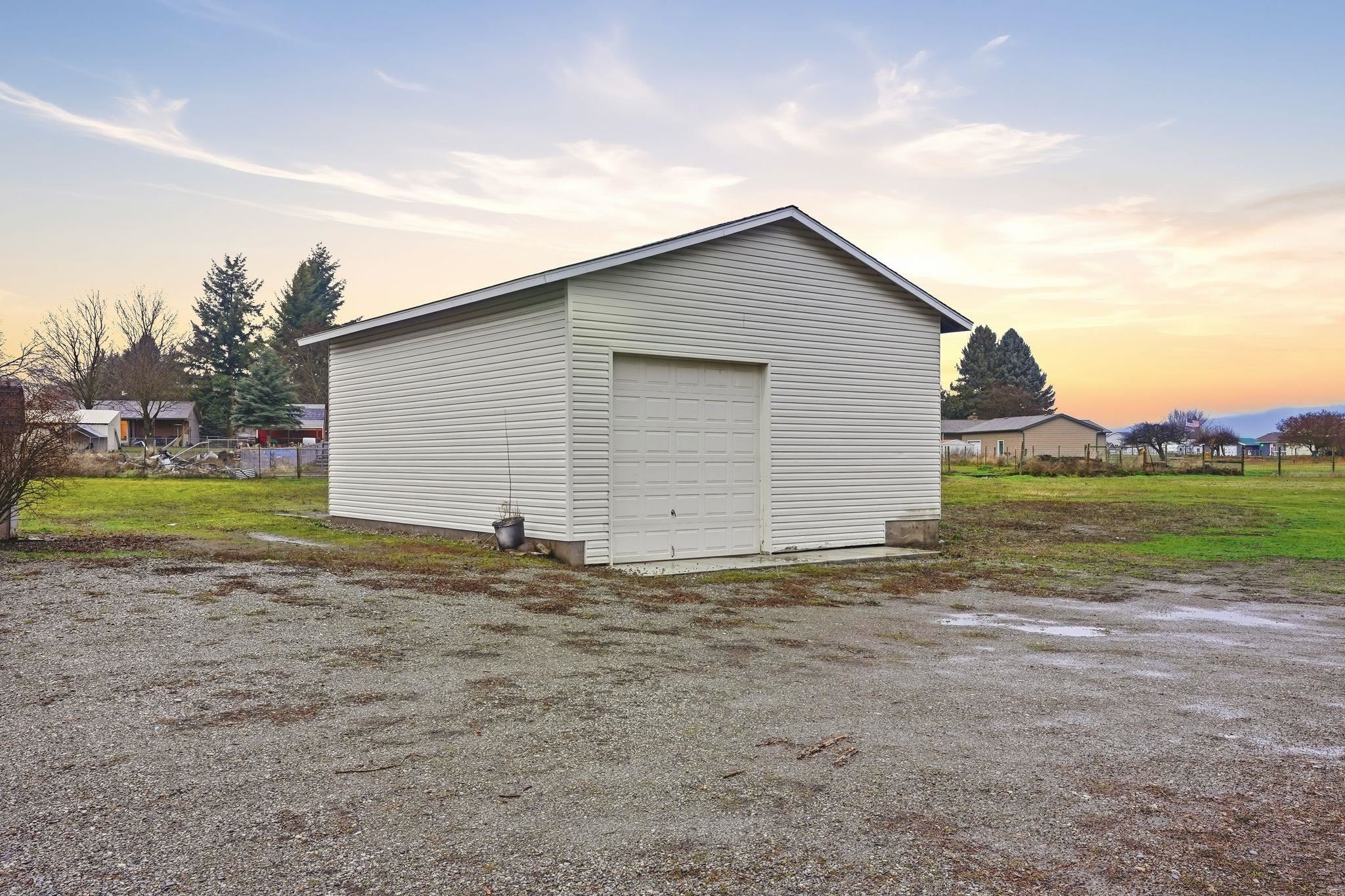 414 South Henry Road Greenacres, WA 99016 - Photo 38 of 50