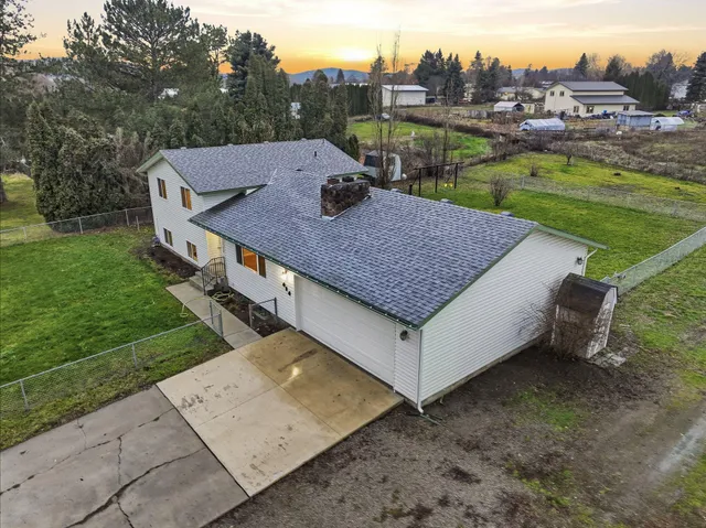 $600,000 | 414 South Henry Road, Greenacres, WA 99016