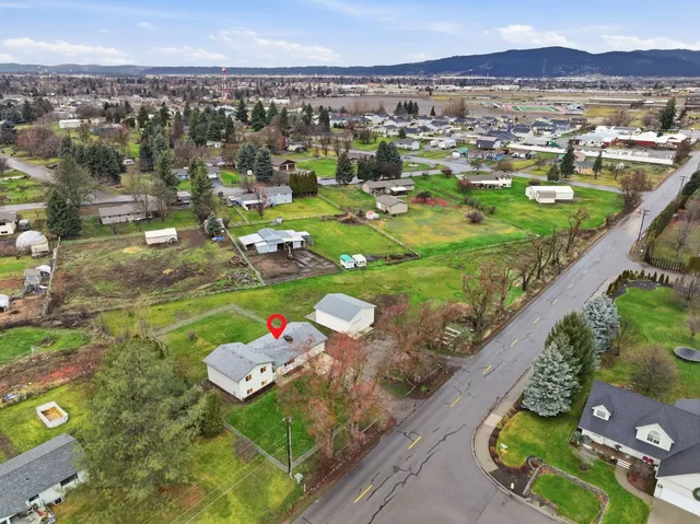 $600,000 | 414 South Henry Road, Greenacres, WA 99016