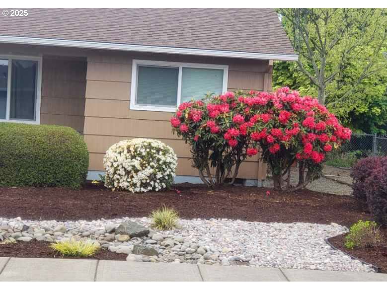 943 Oregon Way Woodburn, OR 97071 - Photo 39 of 48