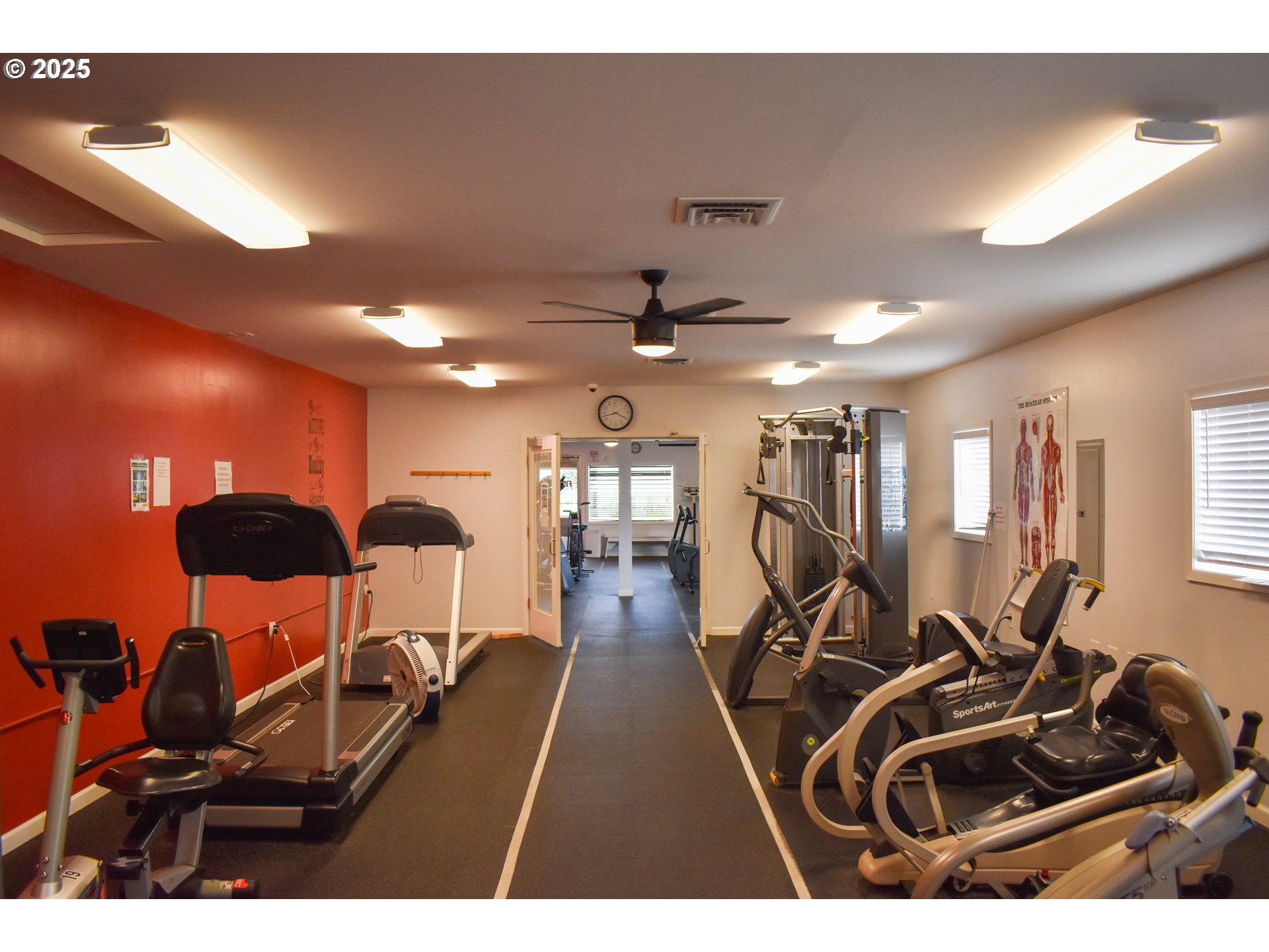 943 Oregon Way Woodburn, OR 97071 - Photo 46 of 48