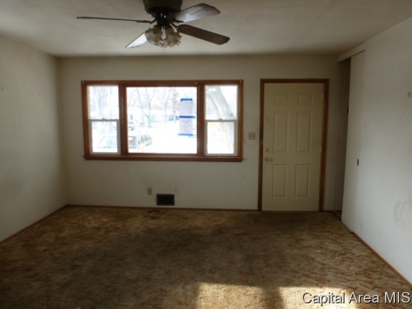 924 South Livingston Street Springfield, IL 62703 - Photo 2 of 11