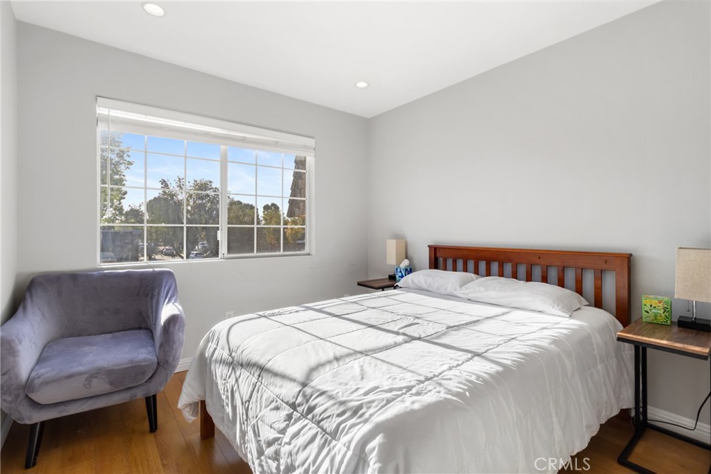 19124 Hamlin Street, Unit 5 Reseda, CA 91335 - Photo 17 of 28