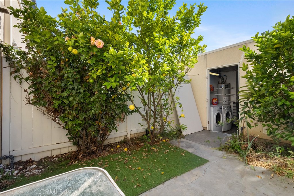 19124 Hamlin Street, Unit 5 Reseda, CA 91335 - Photo 19 of 28