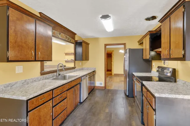 $649,900 | 1631 Springbrook Road, Alcoa, TN 37701