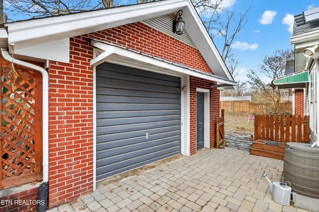 $649,900 | 1631 Springbrook Road, Alcoa, TN 37701