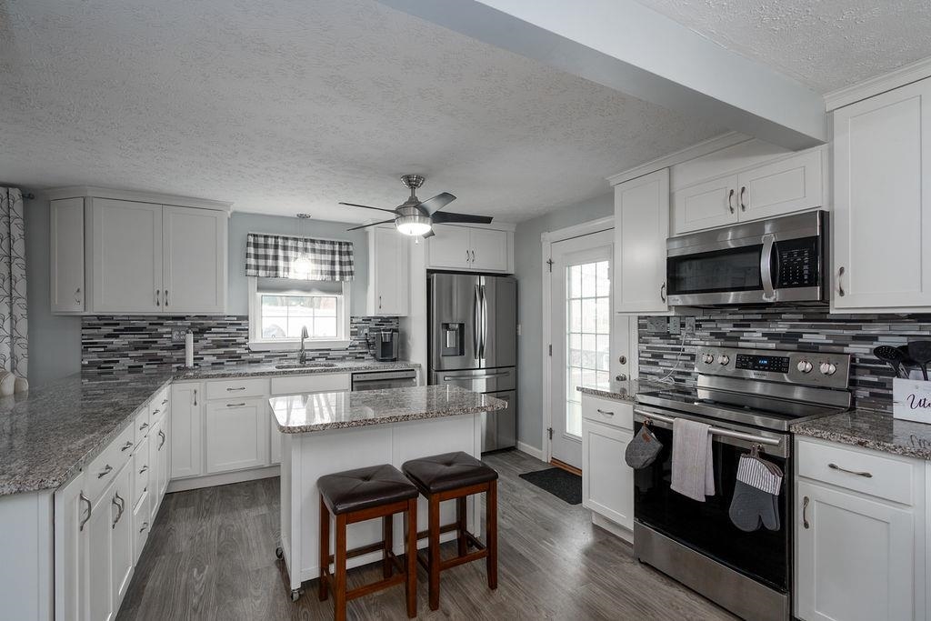 342 Delaware Avenue Manchester, NH 03104 - Photo 1 of 22 Gallery Image 1
