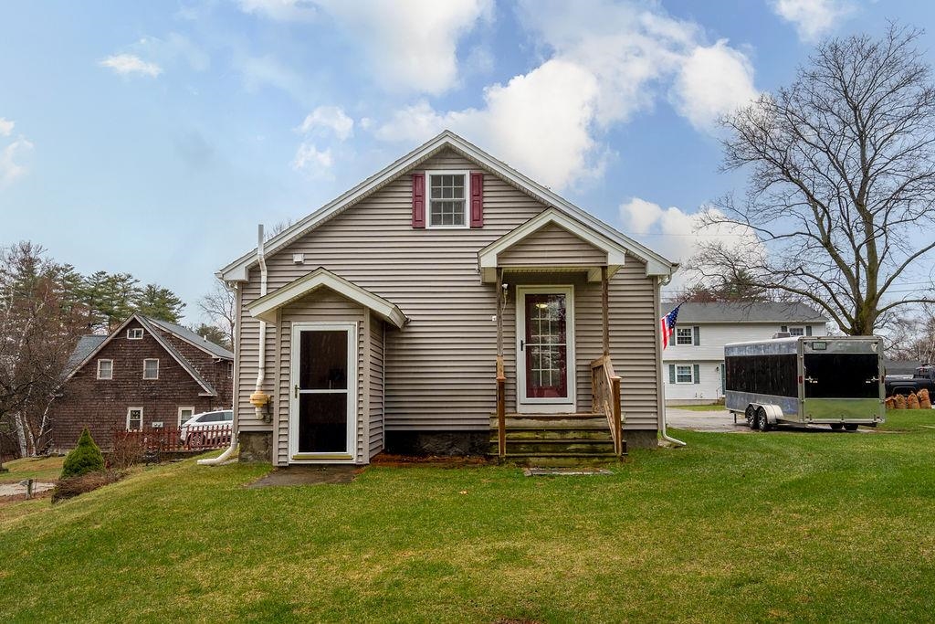 342 Delaware Avenue Manchester, NH 03104 - Photo 4 of 22 Gallery Image 4