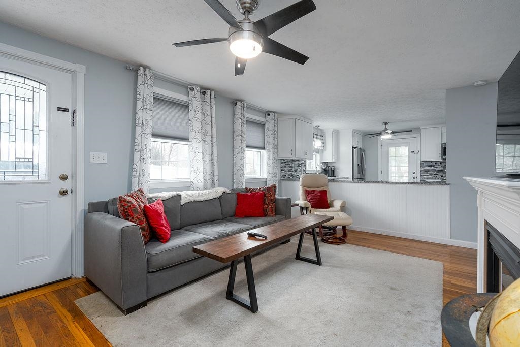 342 Delaware Avenue Manchester, NH 03104 - Photo 7 of 22 Gallery Image 7