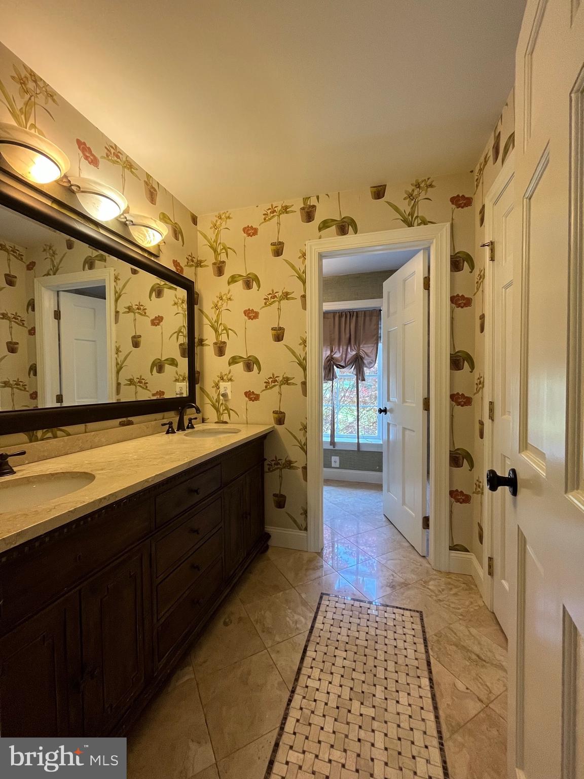 23 Springlea Lane Chester Springs, PA 19425 - Photo 45 of 65 Full hall bath