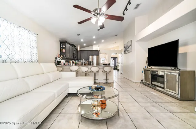 $450,000 | 1350 Creekview Court, St. Cloud, FL 34772