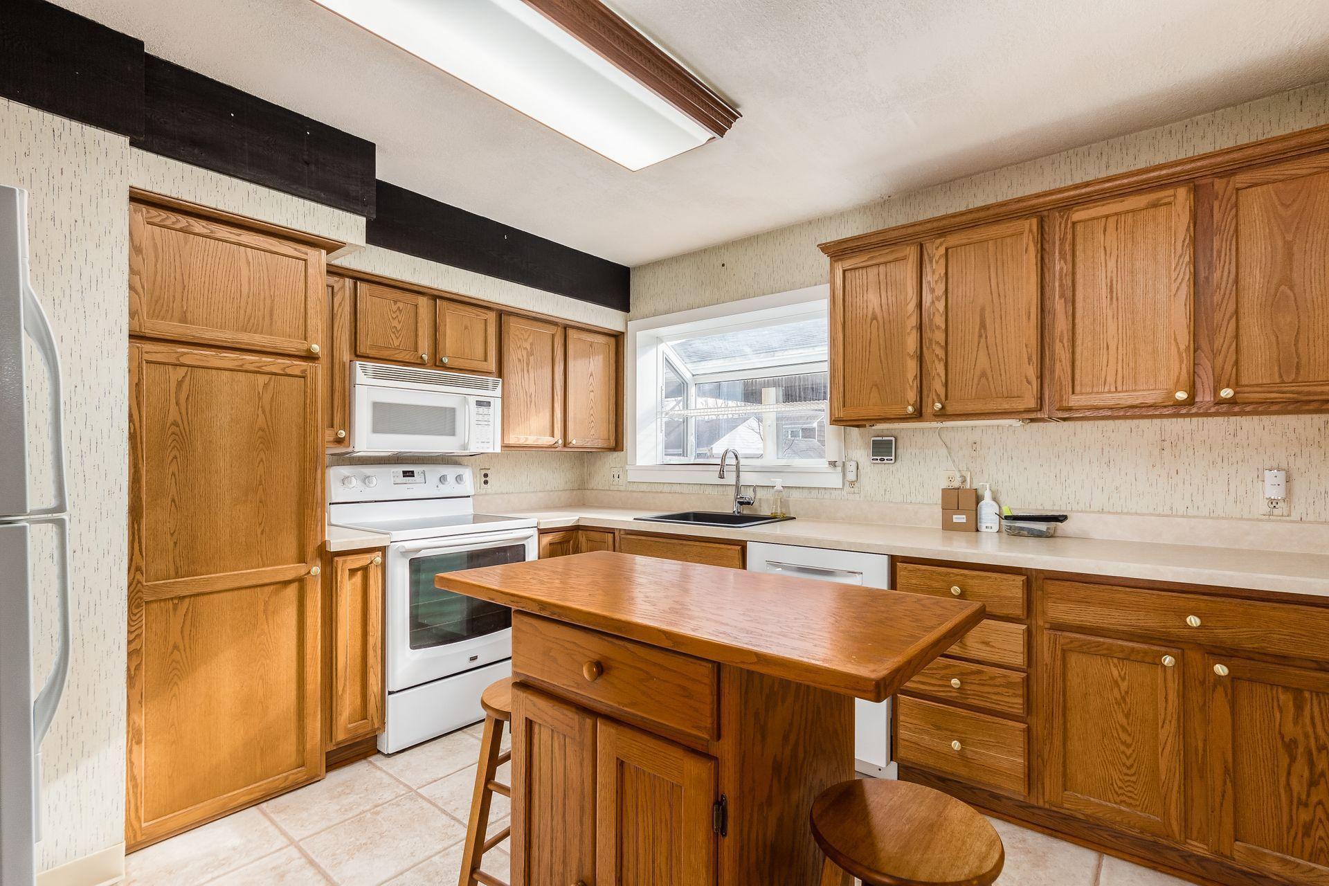 1083 Bernard Road Columbus, OH 43221 - Photo 15 of 46 Gallery Image 15