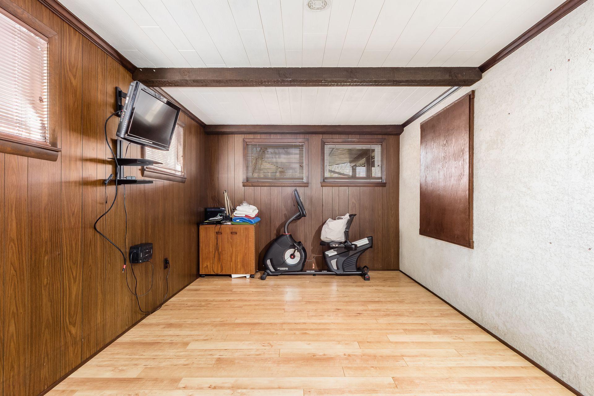 1083 Bernard Road Columbus, OH 43221 - Photo 21 of 46 Gallery Image 21