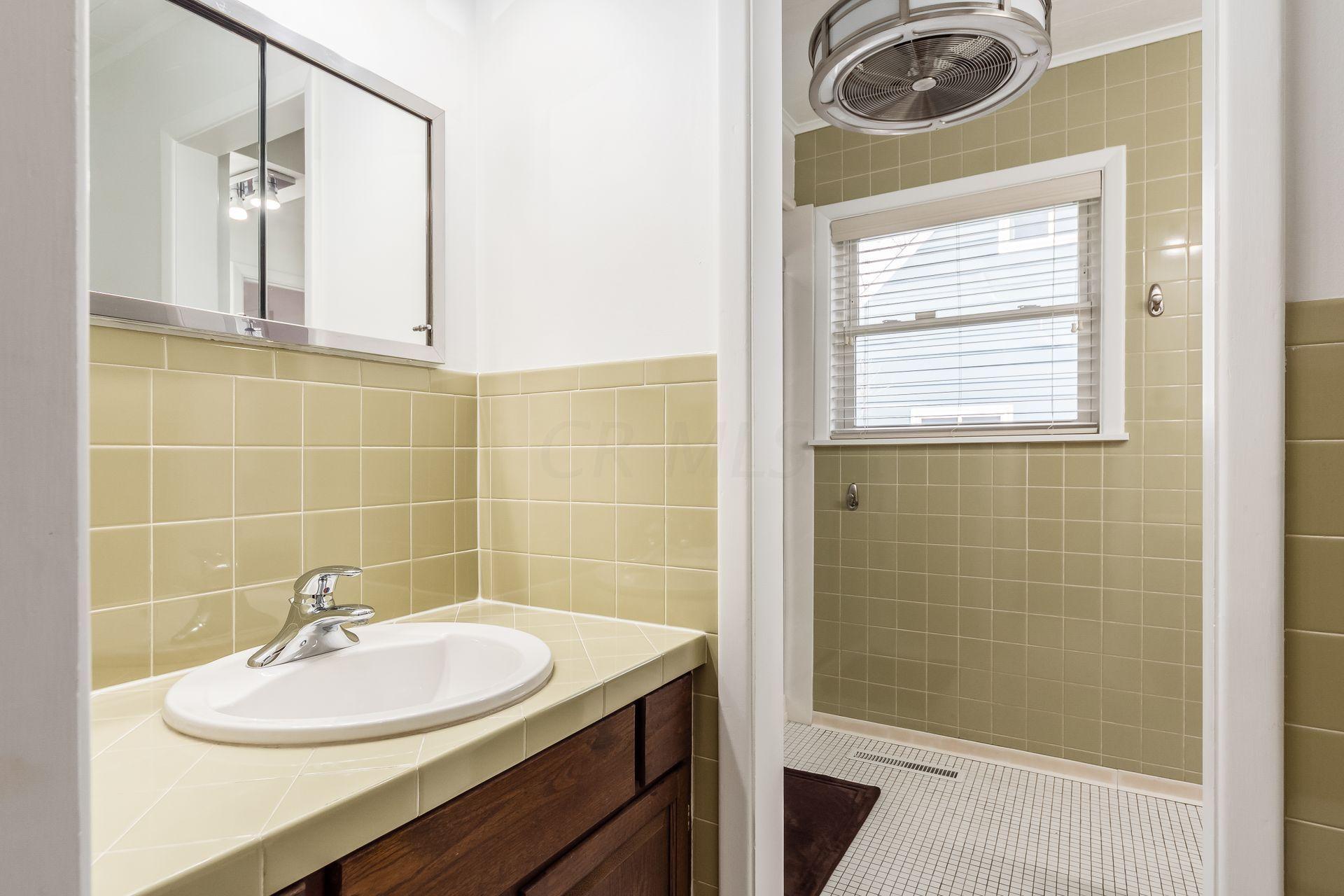 1083 Bernard Road Columbus, OH 43221 - Photo 29 of 46 Gallery Image 29