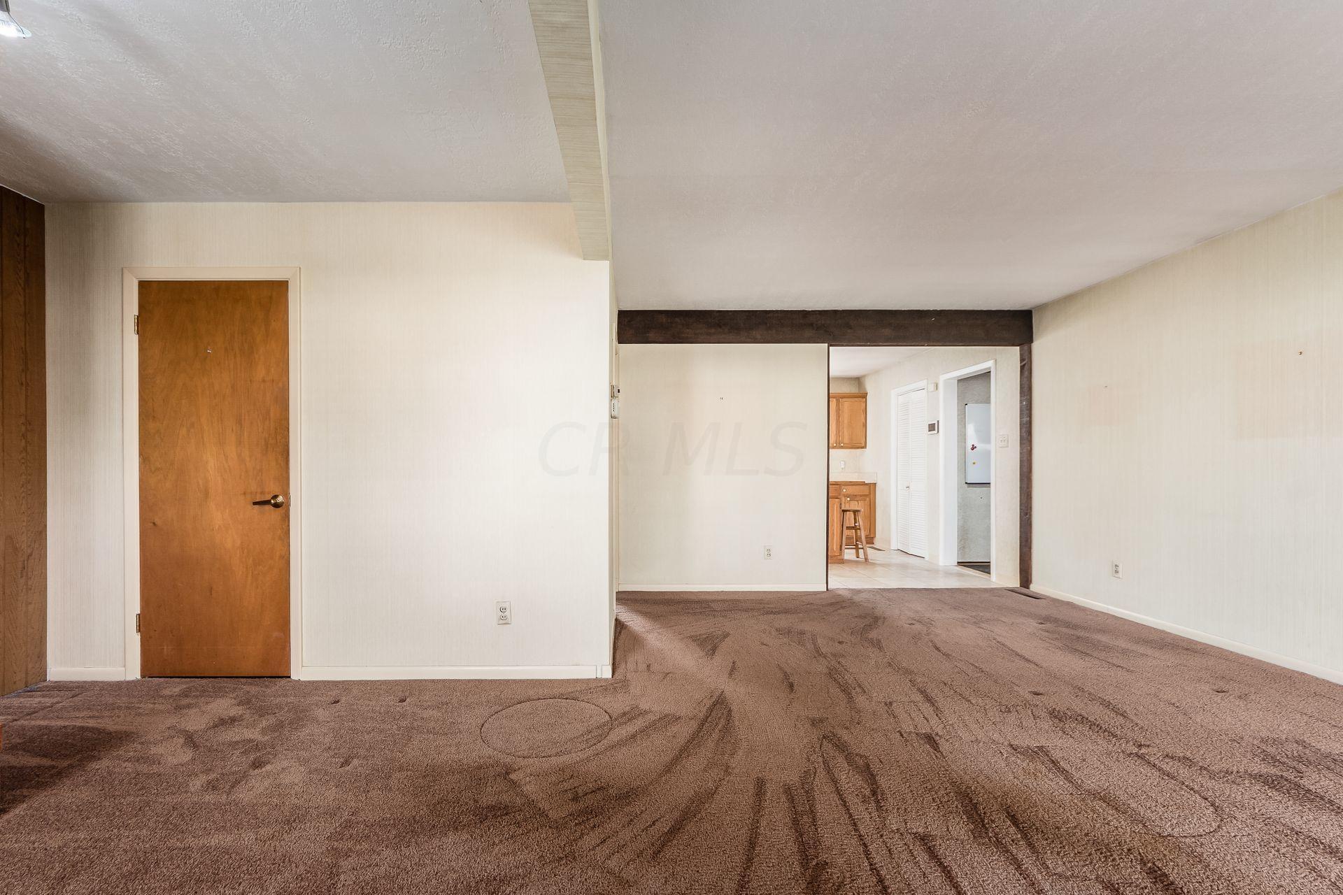 1083 Bernard Road Columbus, OH 43221 - Photo 8 of 46 Gallery Image 8