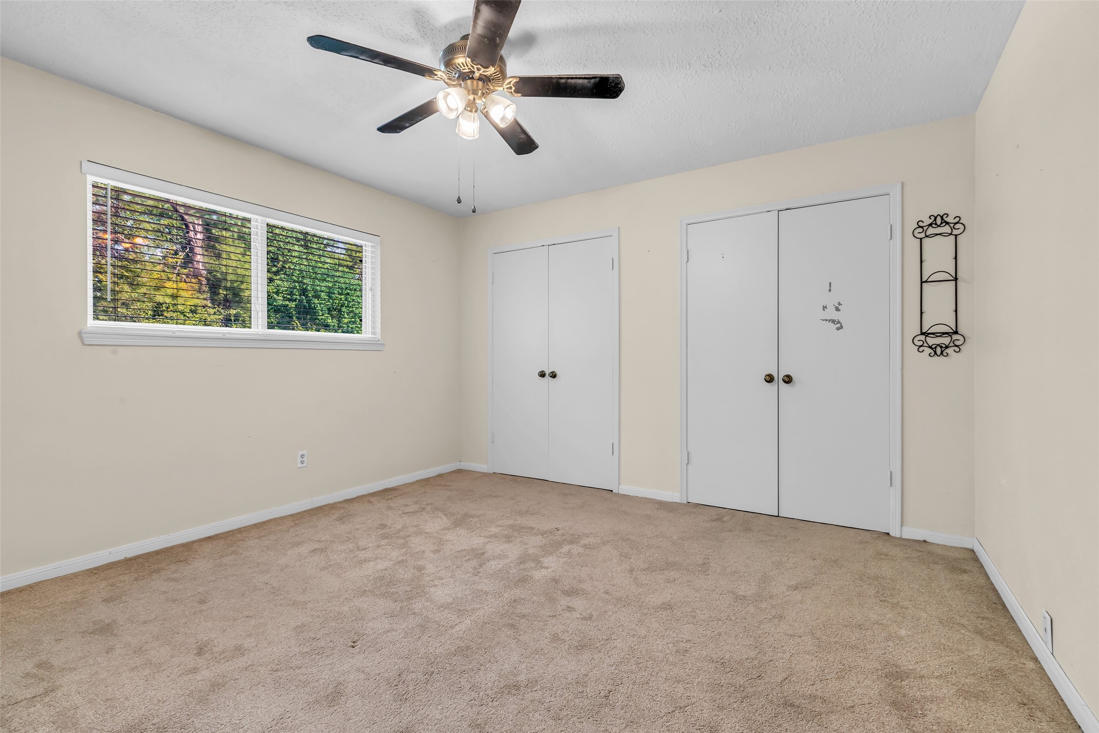 3302 Candlelon Drive Spring, TX 77388 - Photo 19 of 29 a view of an empty room with a window
