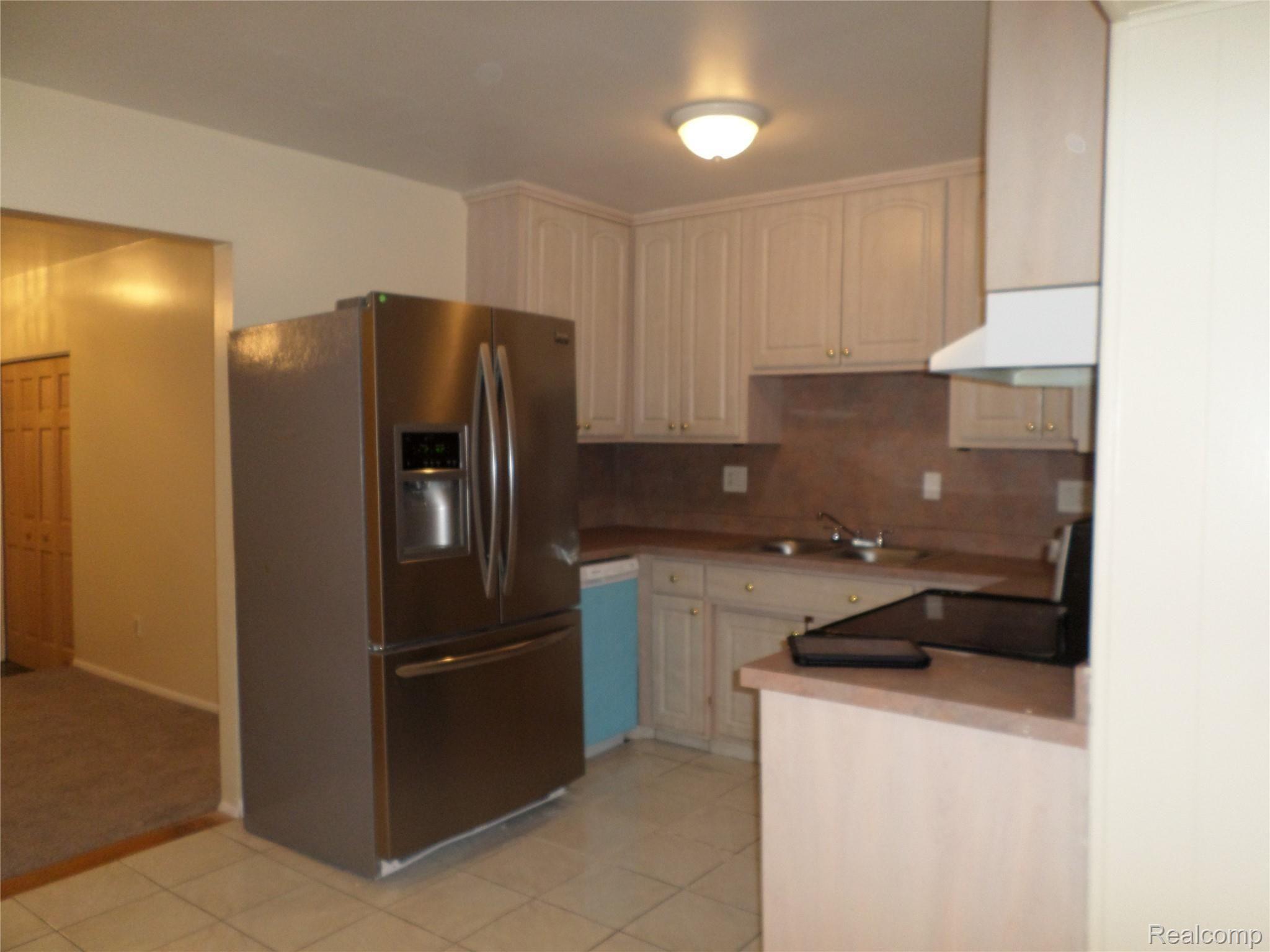 744 South Henry Ruff Road Westland, MI 48186 - Photo 14 of 35 KITCHEN2.JPG