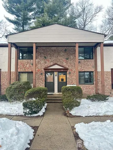$2,100 | 36 Kate Lane, Metuchen, NJ 08840