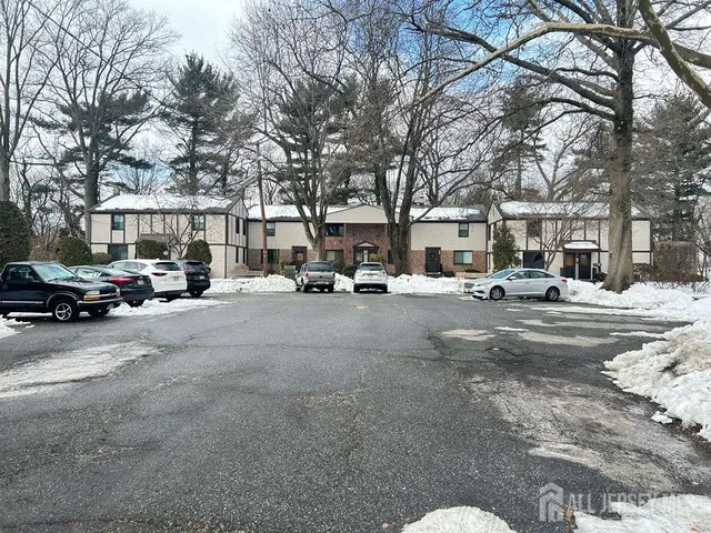 $2,100 | 36 Kate Lane, Metuchen, NJ 08840