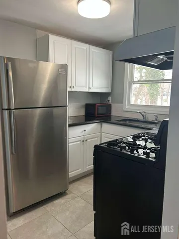 $2,100 | 36 Kate Lane, Metuchen, NJ 08840