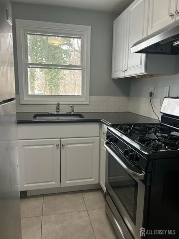 $2,100 | 36 Kate Lane, Metuchen, NJ 08840