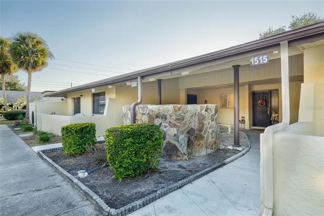 $1,700 | 1515 12th Court Southeast, Largo, FL 33771