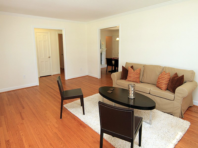 1210 Canterbury Road Raleigh, NC 27608 - Photo 5 of 23 Living Room