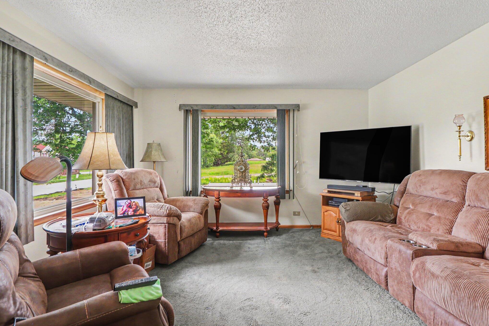 305 West 35th Avenue Griffith, IN 46319 - Photo 6 of 20 2038x1359