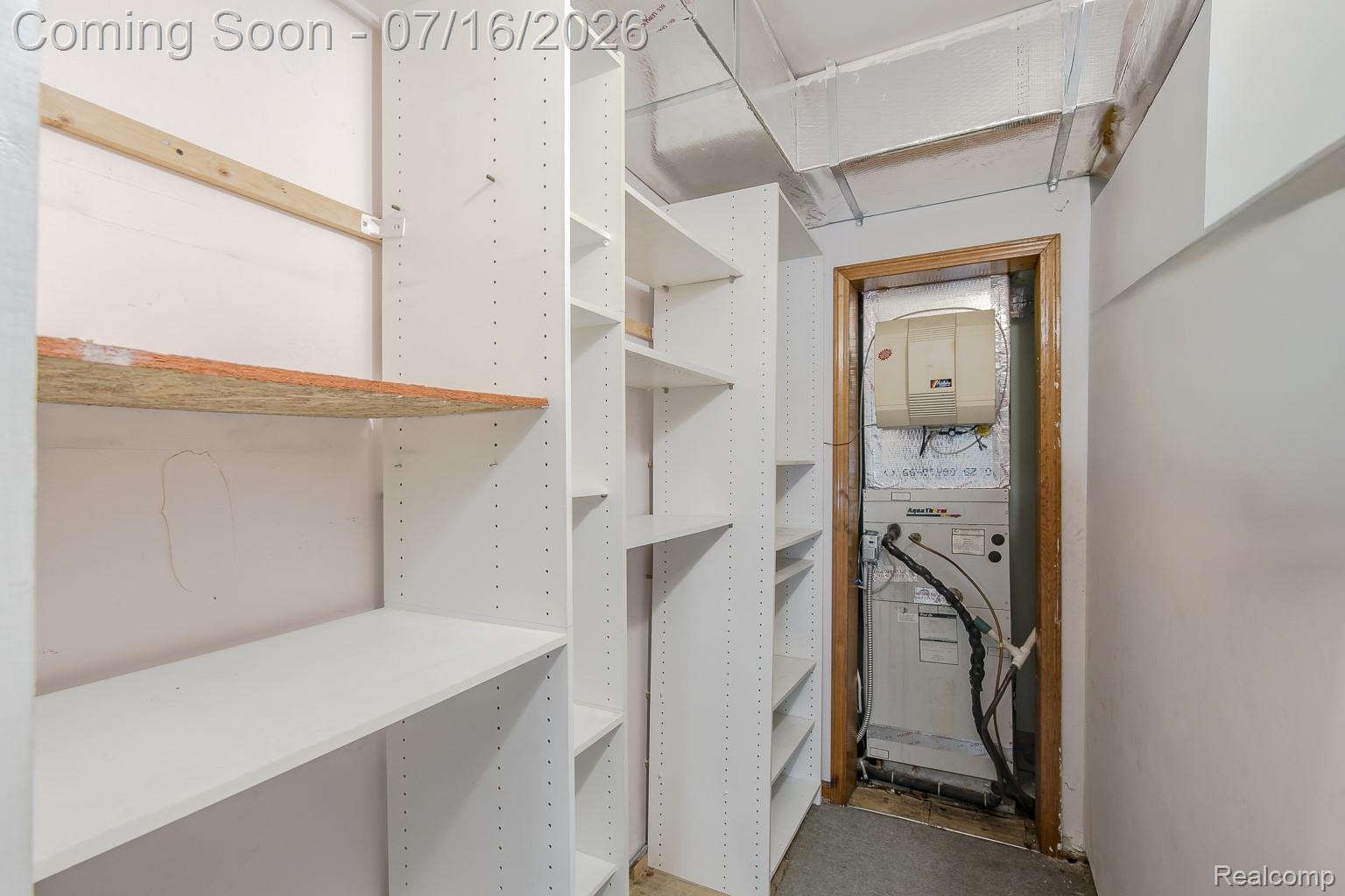 43995 Bemis Road Belleville, MI 48111 - Photo 31 of 67 and large walk-in closet