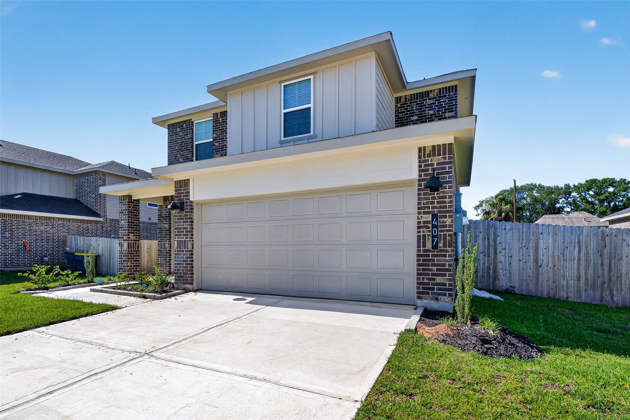 407 Robin Court Angleton, TX 77515 - Photo 3 of 46