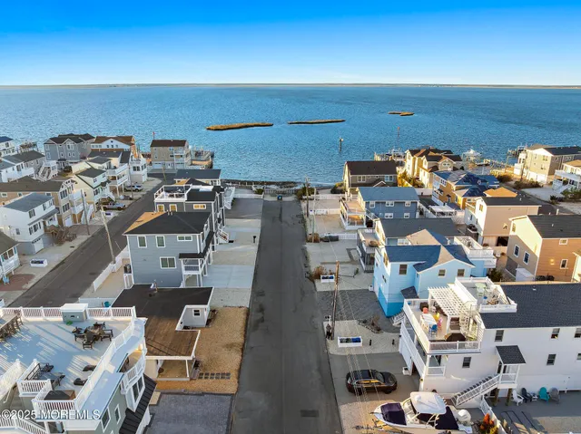 $1,249,000 | 20 East 87th Street, Beach Haven, NJ 08008